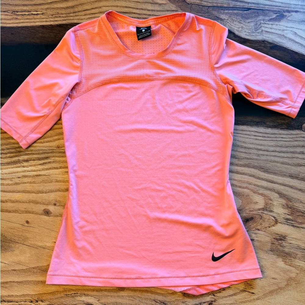 Nike Pro Hypercool Top Womens Small Coral Mesh Athletic 3/4 Sleeve